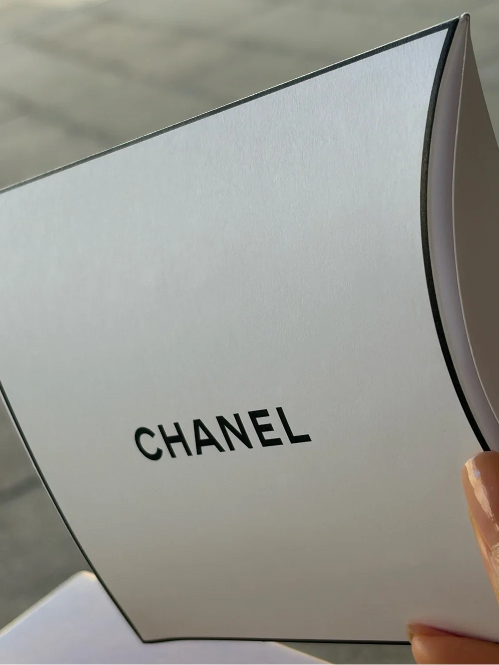 CHANEL Rouge Coco Baume Shine Chanel Tinted Lip Balm Color Sparkling Pink 772